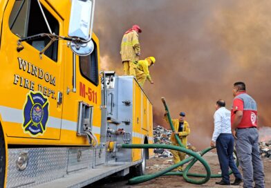 Incendio en el basurero de Guamúchil: Viento complica labores de control