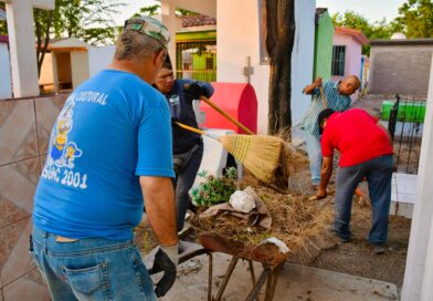 Salvador Alvarado se prepara para el Día de Muertos con limpieza de panteones