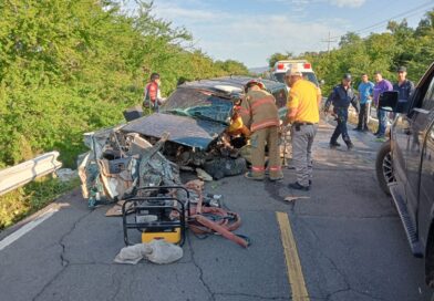 Dos heridos leves en choque sobre la carretera Pericos-Badiraguato