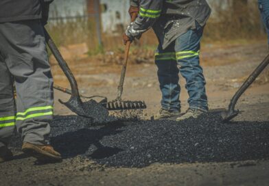 Inician trabajos de bacheo en calles principales de Guamúchil para mejorar la movilidad