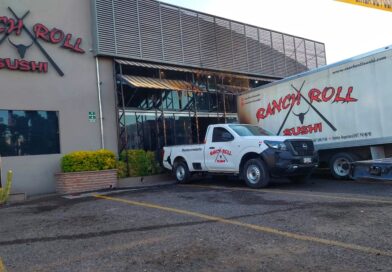 Sujetos armados incendian establecimientos de sushi y vehículos en Culiacán