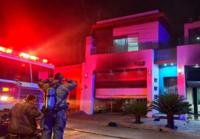 Civiles armados incendian vivienda en la colonia 21 de Marzo, en Culiacán