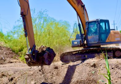 Supervisa Guadalupe López avance del 40% en desazolve de drenes y arroyos en Salvador Alvarado