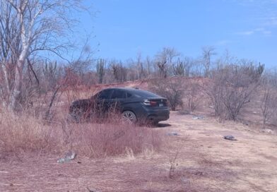 Camioneta BMW permanece abandonada desde hace 10 días rumbo a la Presa Eustaquio Buelna
