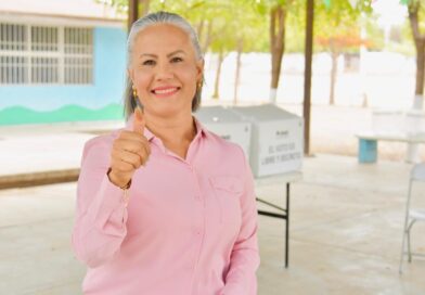 Guadalupe López González emite su voto en histórica elección del Poder Judicial