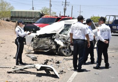 Fuerte choque entre dos camionetas en la Guamúchil-Mocorito deja cuatro lesionados