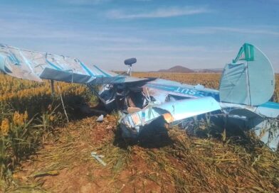 Cae avioneta fumigadora en Mocorito; piloto sobrevive