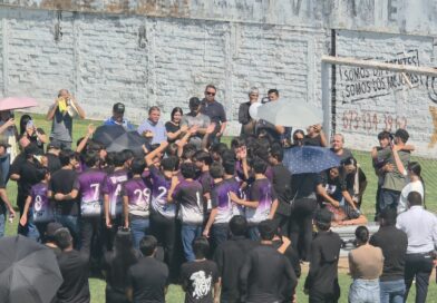 Entre oraciones y un balón al cielo, Guamúchil dio el último adiós a tres de sus hijos