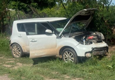 Dos menores resultan heridos tras aparatoso choque en la carretera Guamúchil-Angostura