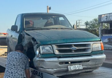 Se queda dormido al volante y provoca aparatoso accidente en Guamúchil; otro choque se suma